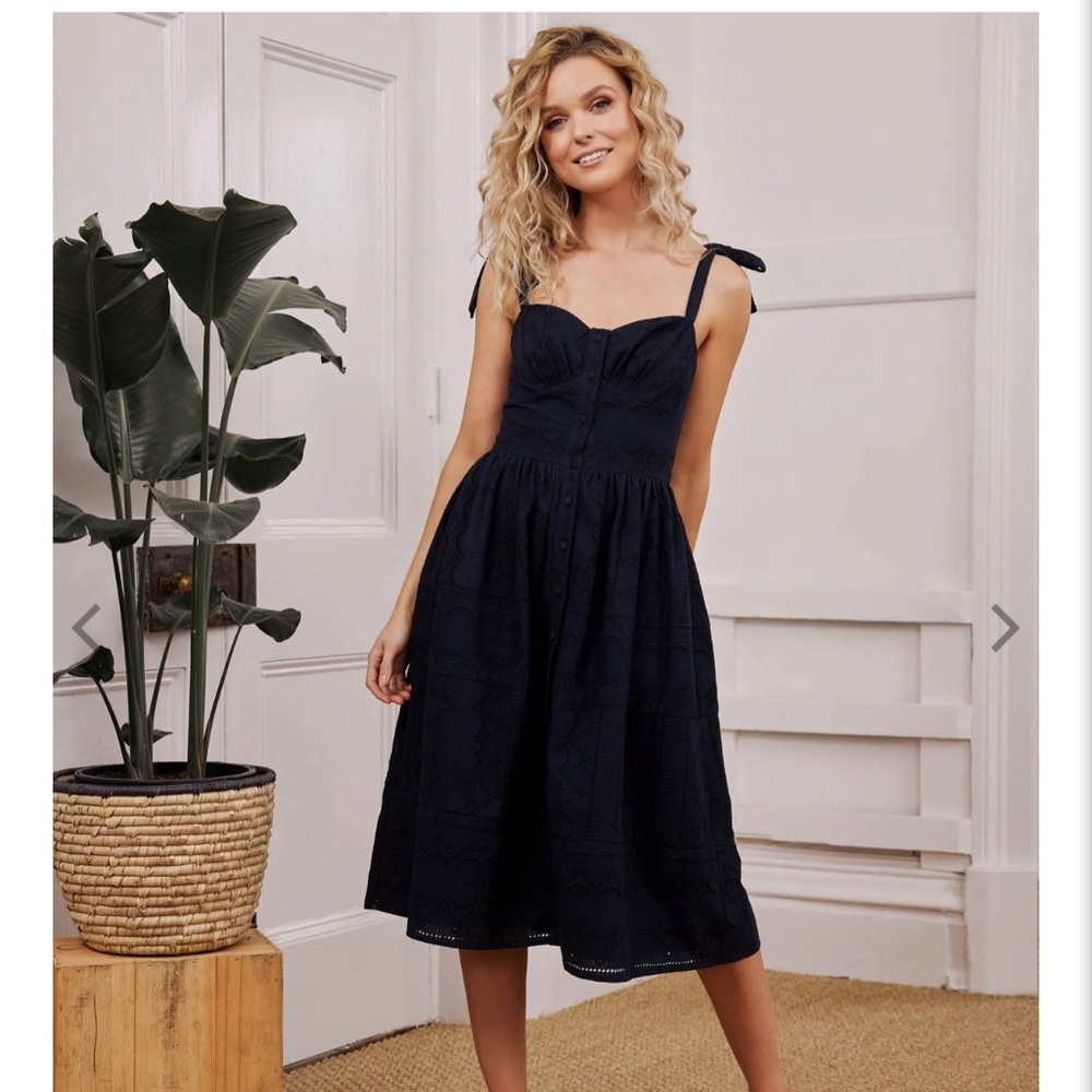 VIENNA MIDI- embroidered, tie up shoulders, fully buttoned and elasticised waist